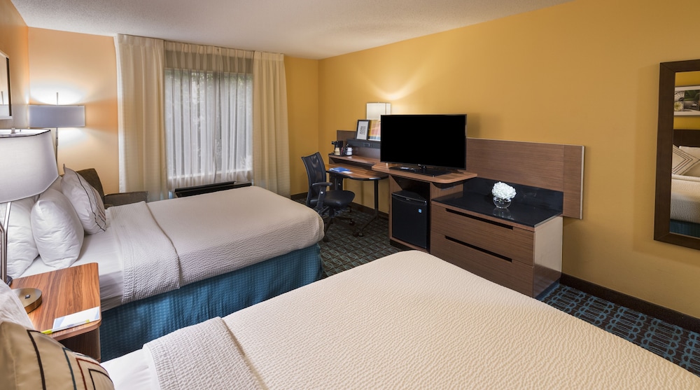 Suite, 1 King Bed with Sofa bed (Hearing Accessible) - Photo 1