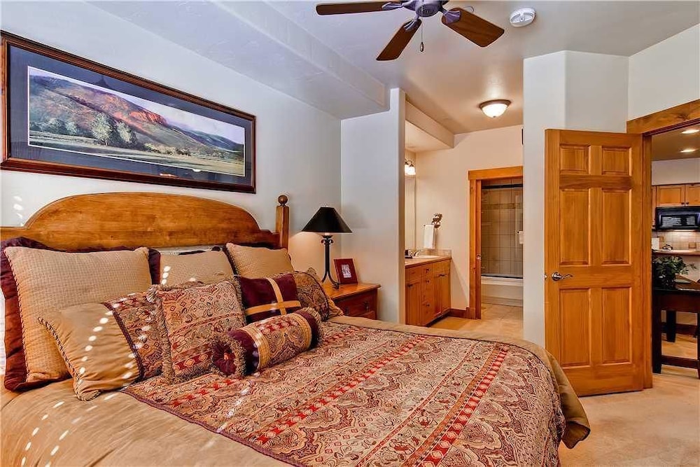 Condo, Multiple Beds (2202 Timberline Lodge, Trappeur's Cro) photo 1