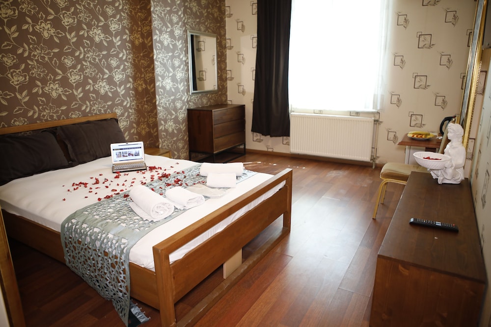 Deluxe Double Room - Photo 24