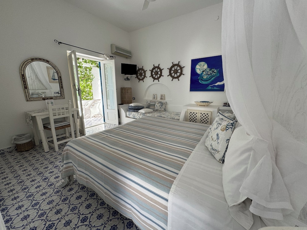 Junior Suite, 1 Double or 2 Twin Beds