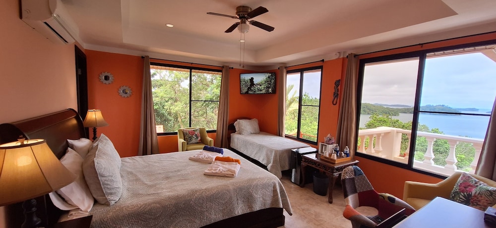 Luxury Triple Room, Multiple Beds, Ocean View