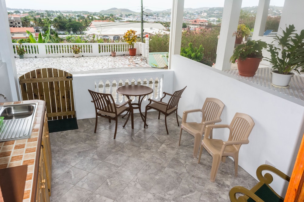 Cleopatra 1-Bed Sea-View Apt2 photo 2