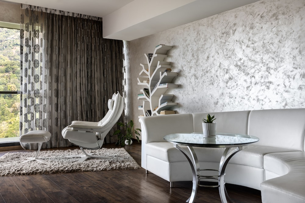 Pavilion Suite photo 2