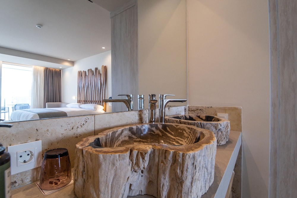 JUNIOR SUITE - Photo 10