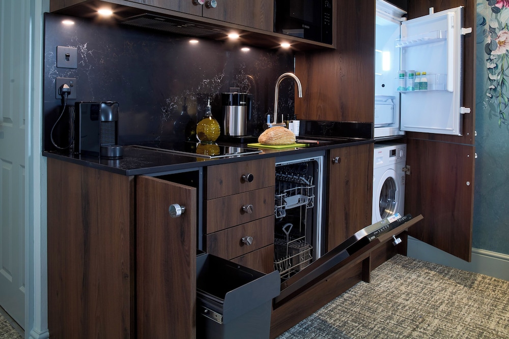 The Residence - Photo 6