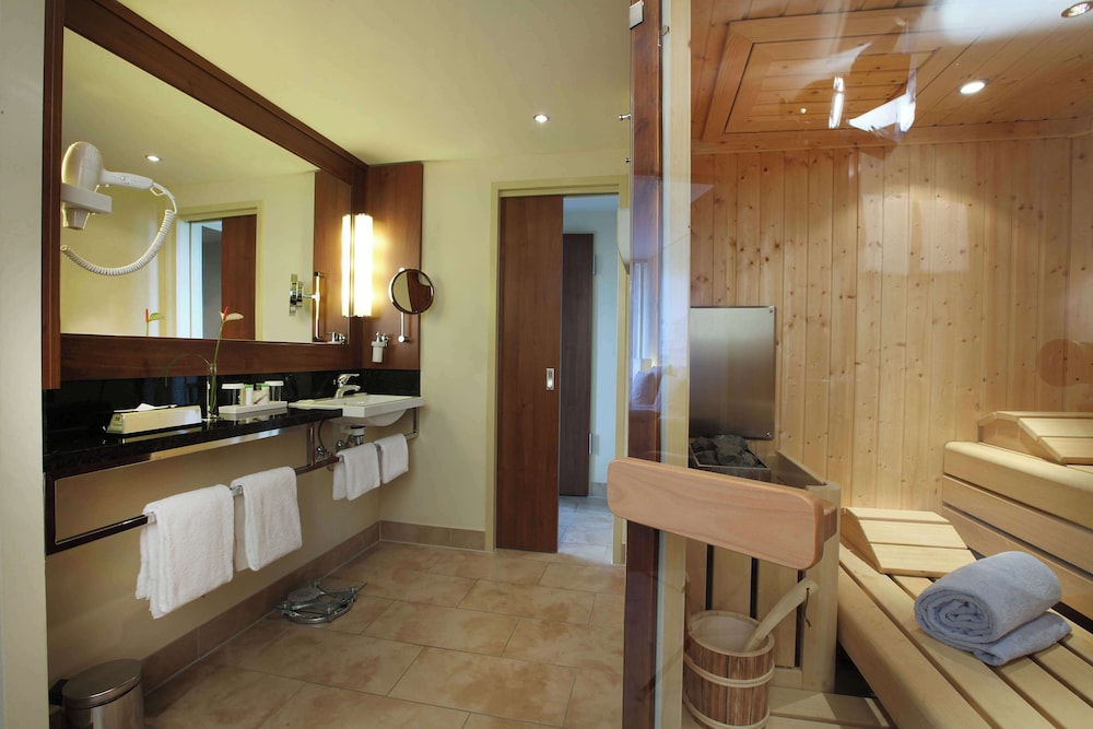 Suite, Balcony (Sauna) thumbnail 6