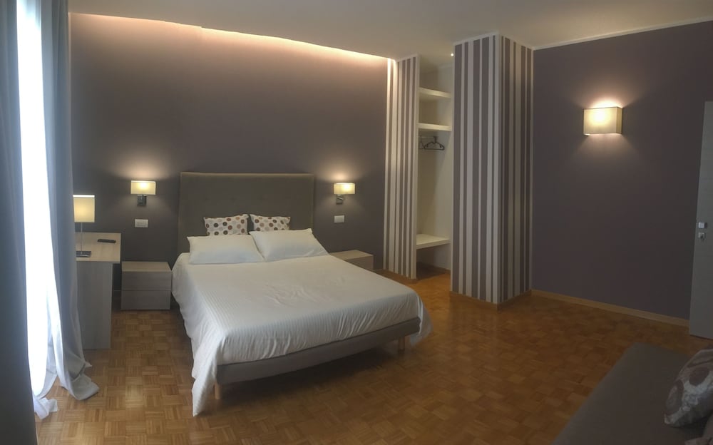 Superior Double Room, 1 Queen Bed, Non Smoking photo 3