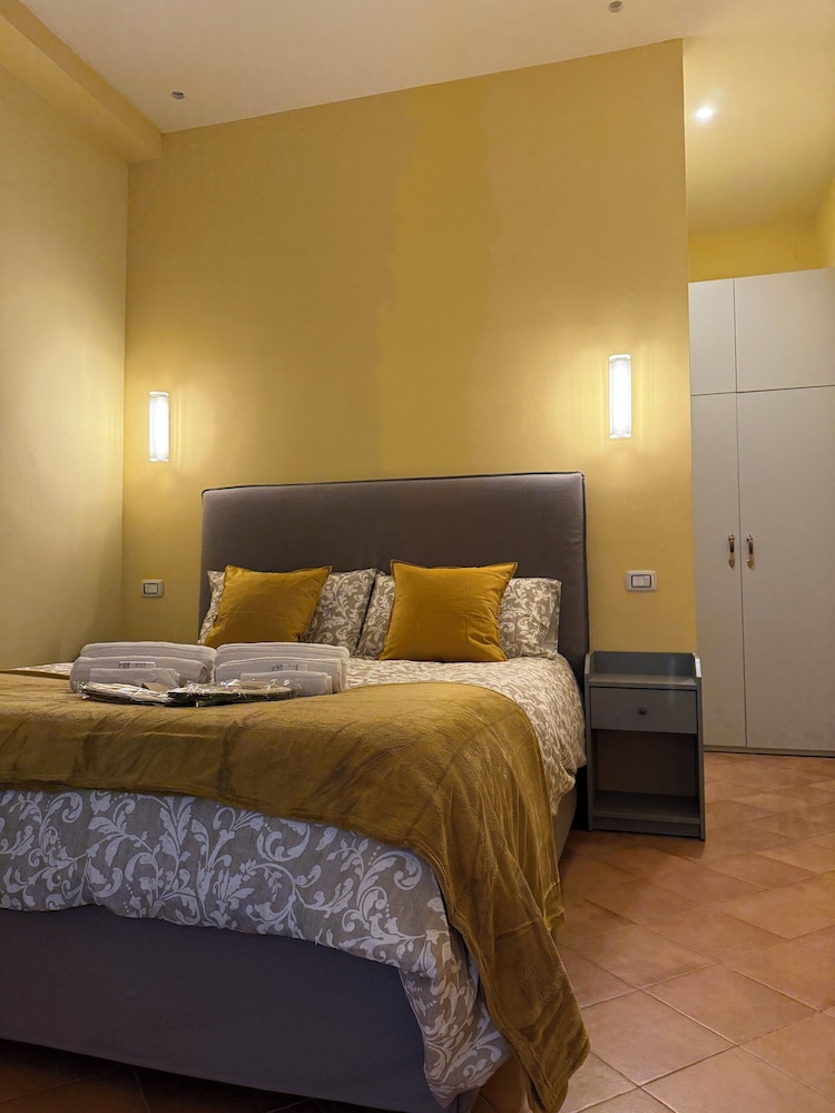 Deluxe Suite, Balcony, City View