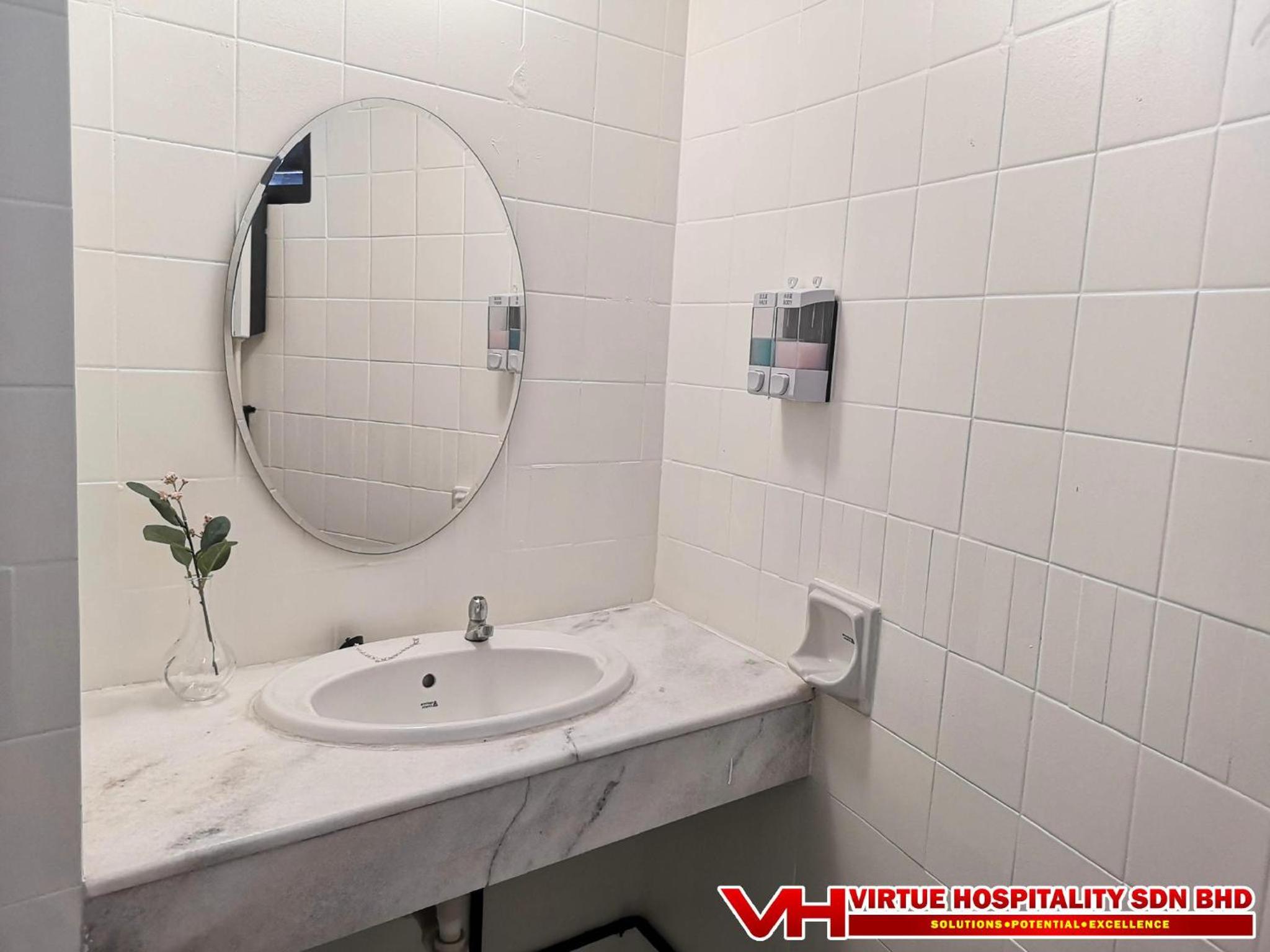 Three-Bedroom Suite - Photo 2
