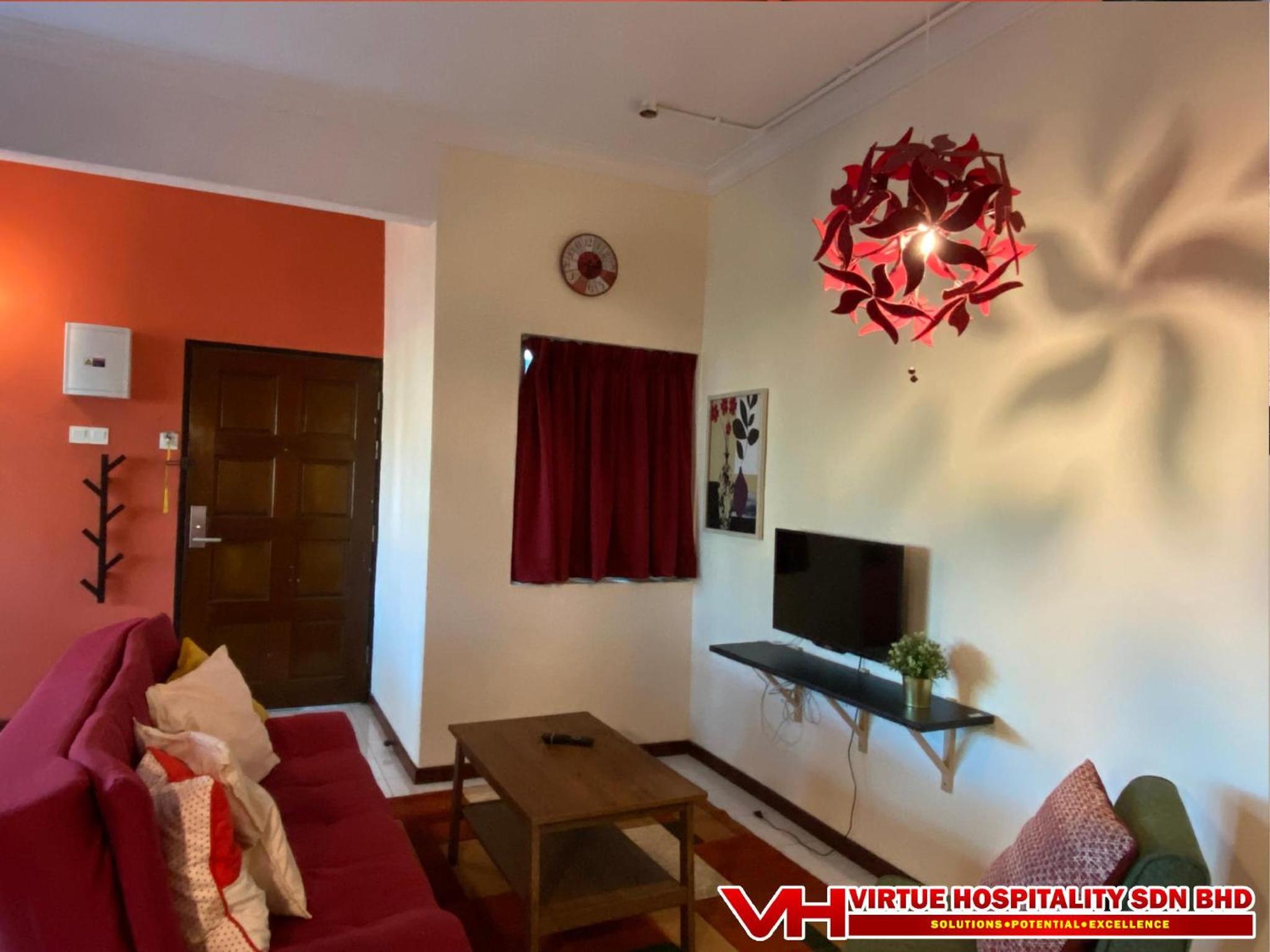 Three-Bedroom Suite - Photo 6