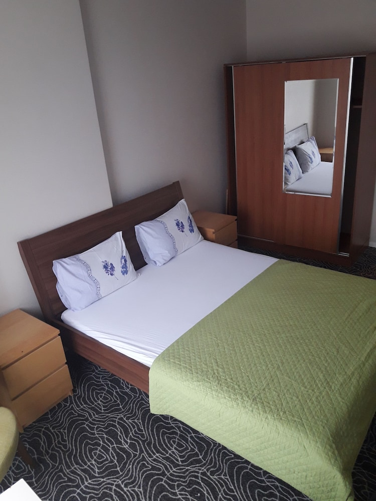 Studio Suite, 1 King Bed, Non Smoking photo 3