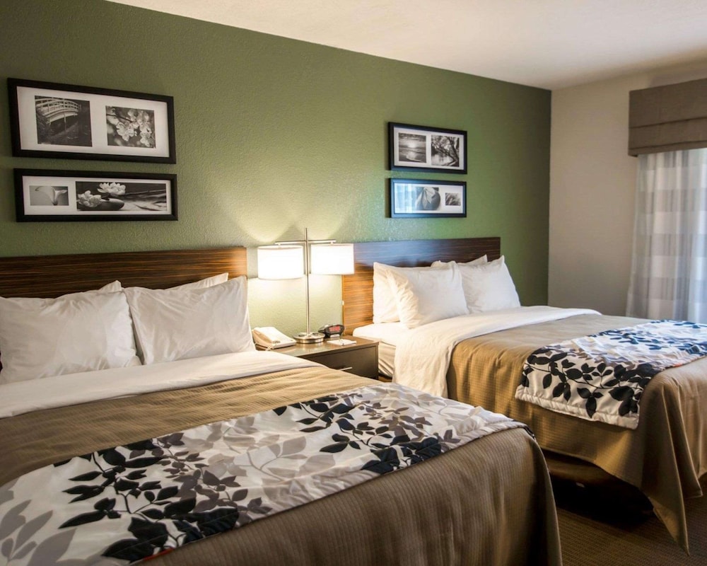 Standard Room, 2 Queen Beds, Non Smoking photo 1