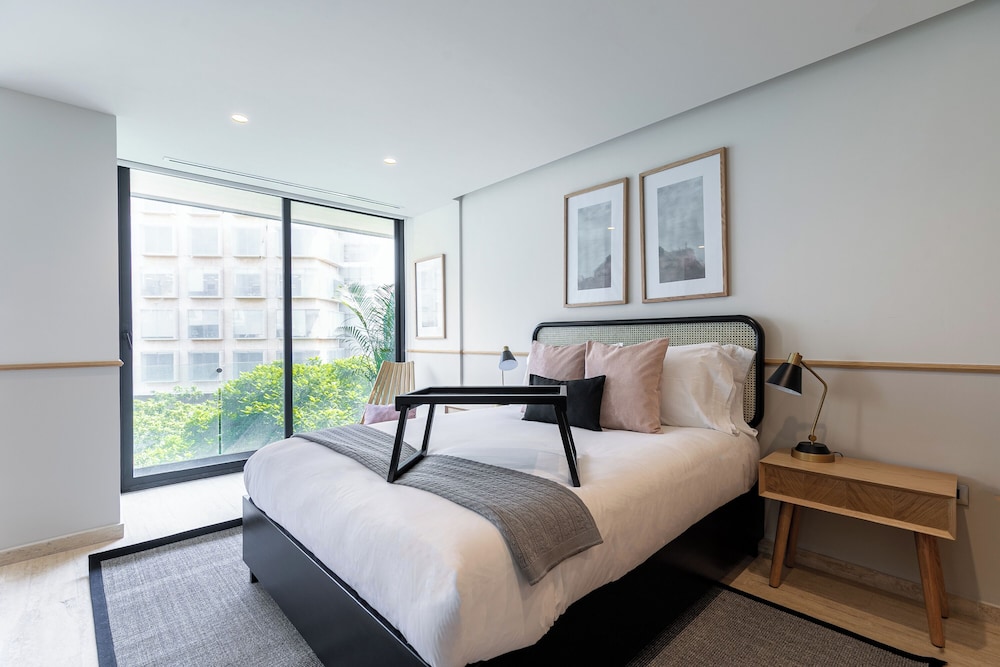 Standard Apartment with Balcony - Photo 9