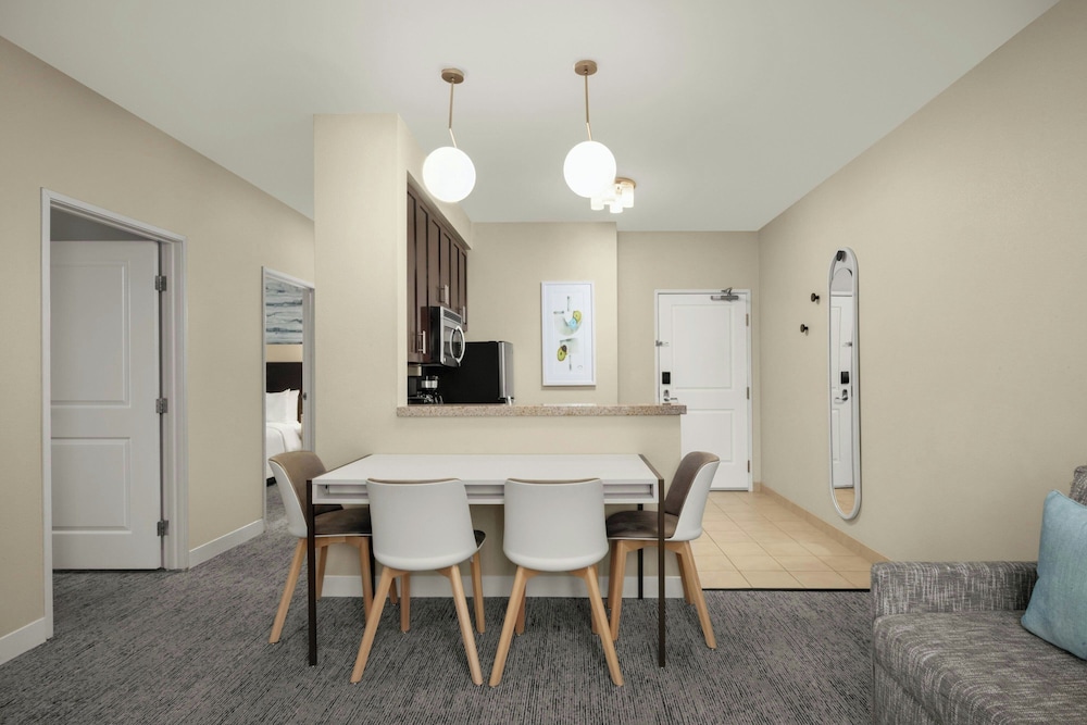 Two Bedroom Suite, 2 Queen Beds and Sofa Bed - Photo 1
