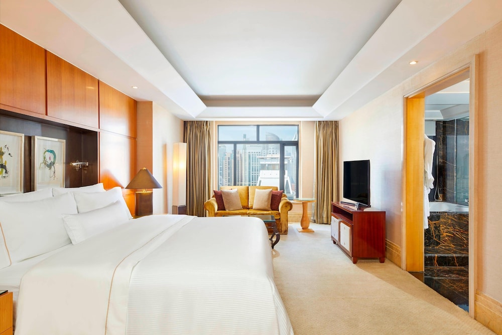 Club Lounge Access, Signature Suite, 1 King, City View photo 1