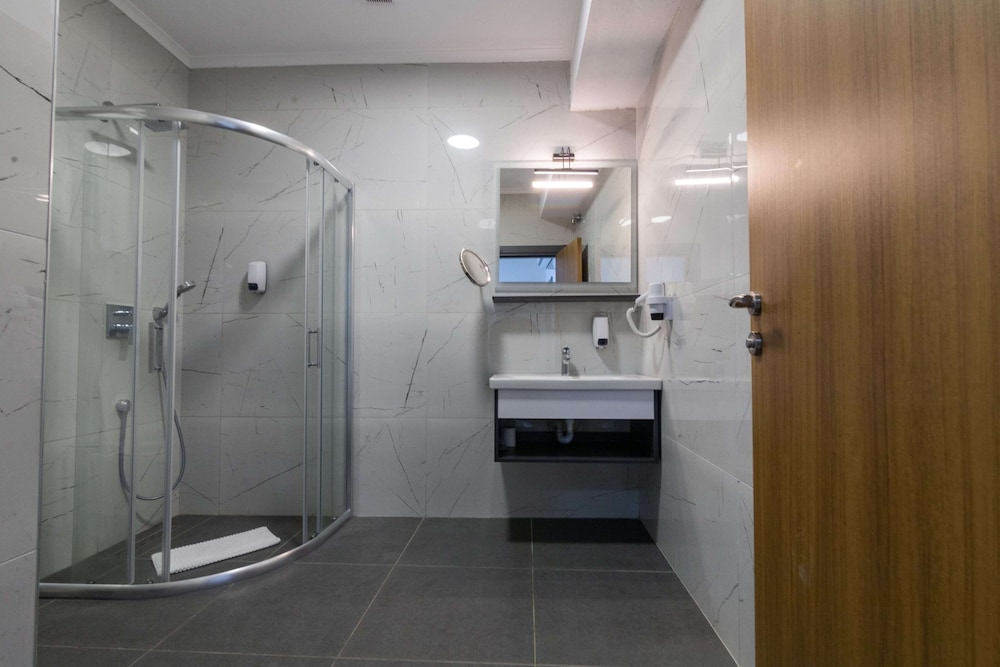 Standard Double Room - Photo 2