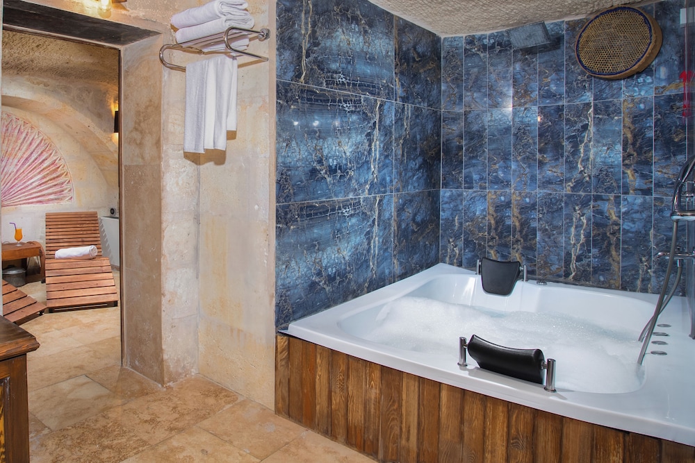 Deluxe Kemer Suite - 203 photo 2