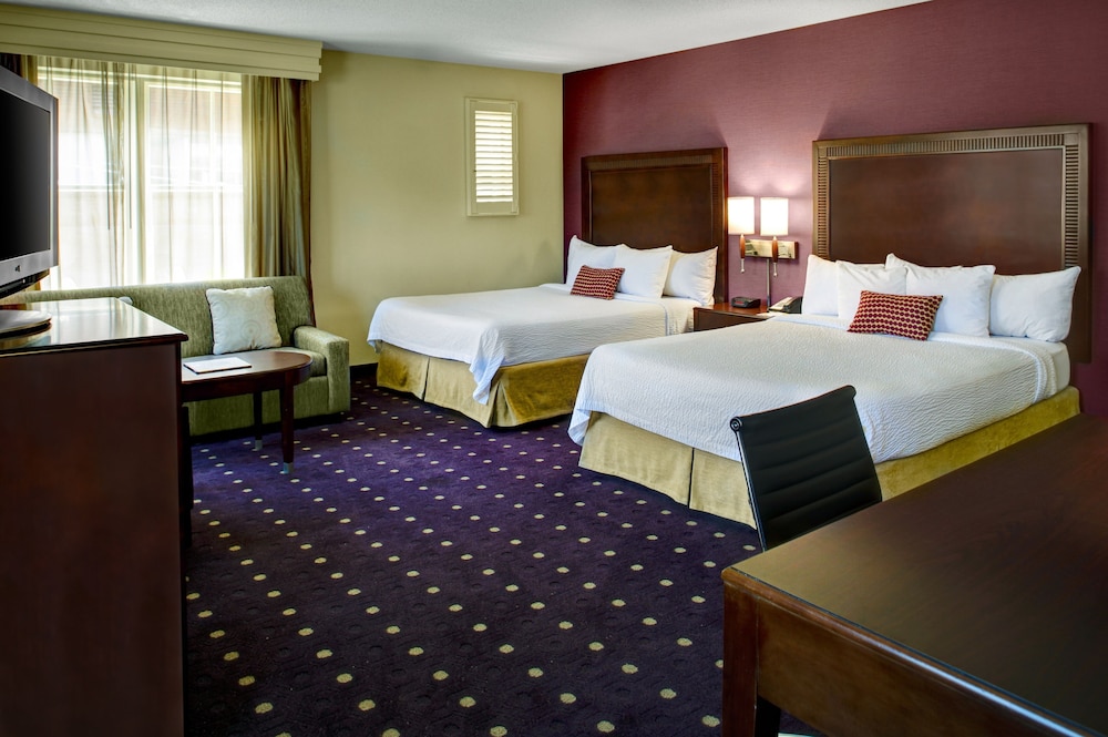 Executive Room, Multiple Beds, Corner photo 2