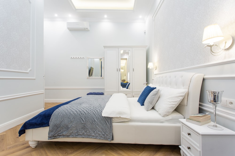 Royal Studio Suite - Photo 5