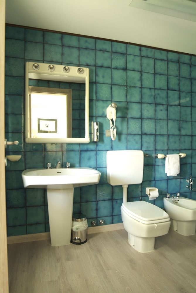 Double Or Twin Room (Scorpione) photo 2