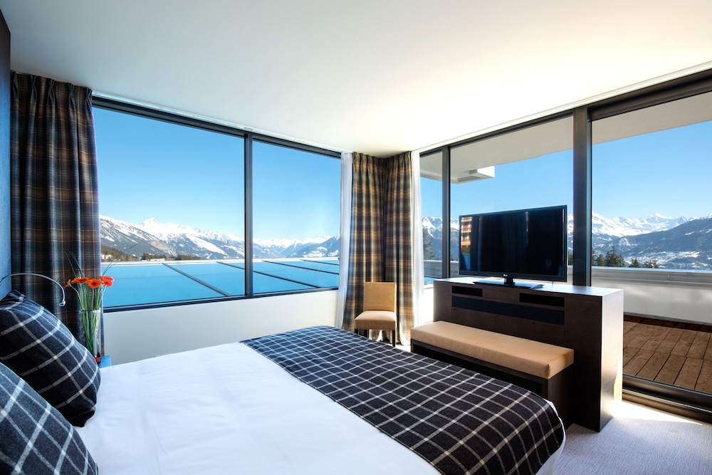 Ambassador Suite - Photo 1