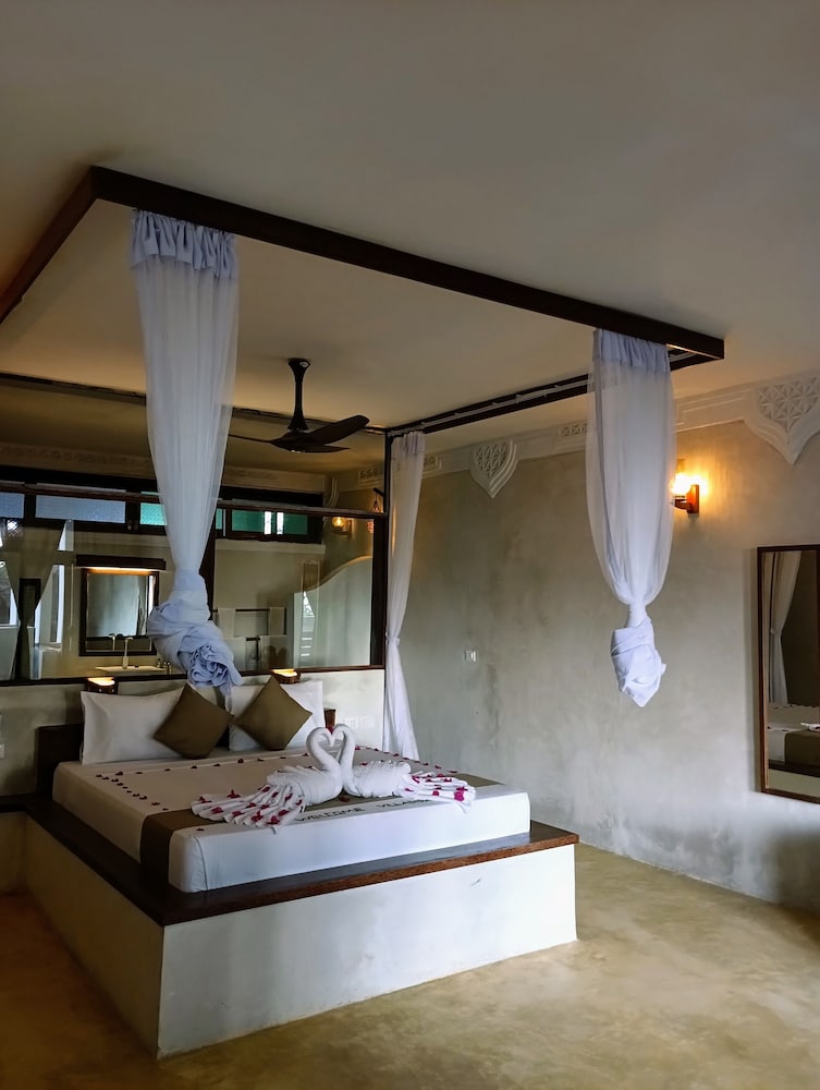 Deluxe Studio Suite