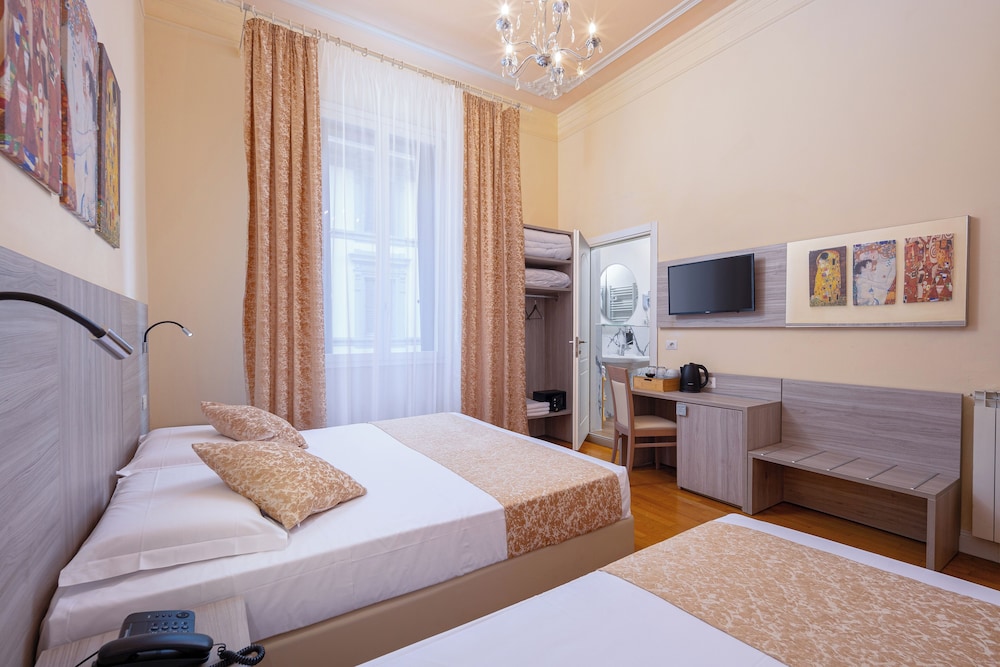 Classic Quadruple Room
