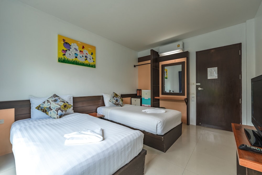 Deluxe Twin Room photo 2