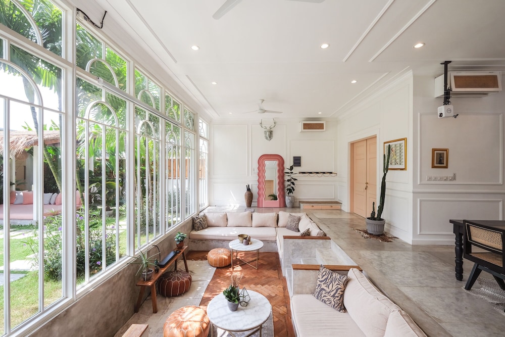Villa - Photo 3