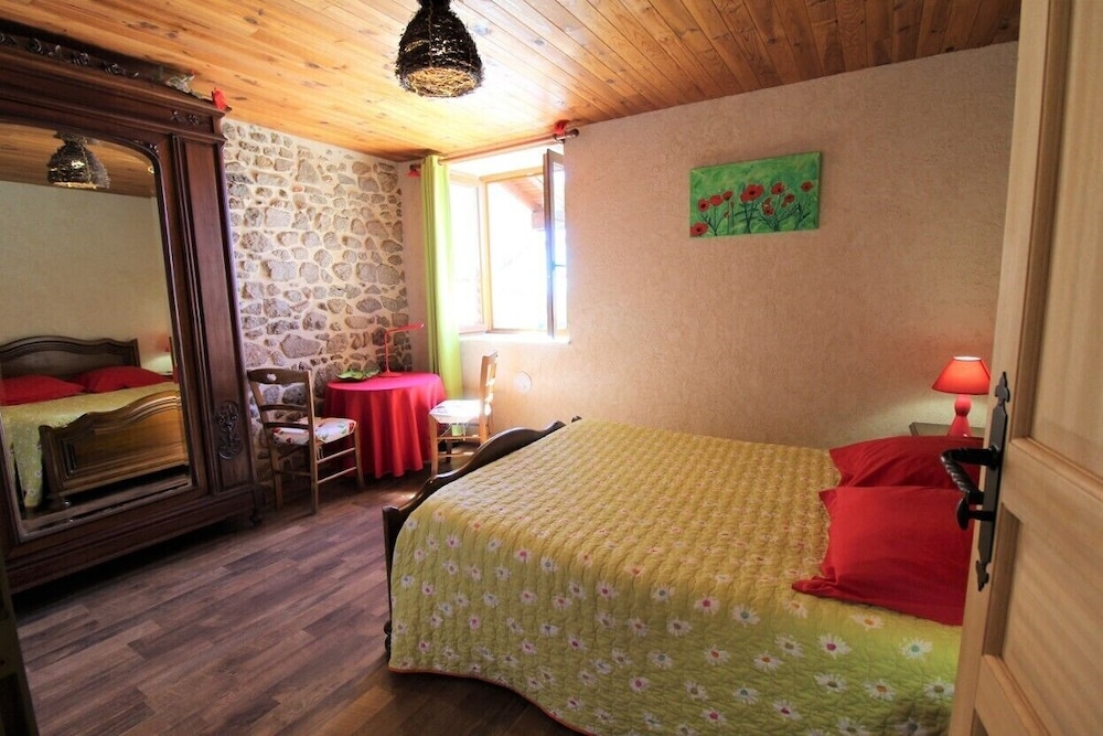 Double Room, Ensuite (Lyonnaise) photo 1