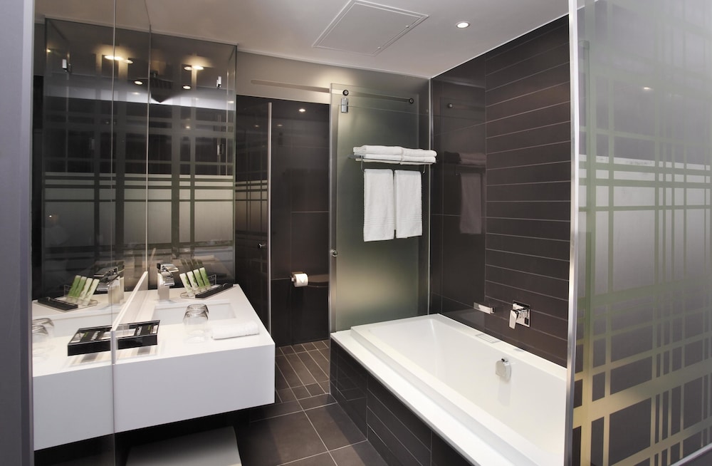 Luxury Twin Room, 2 Twin Beds, Bathtub - Photo 5