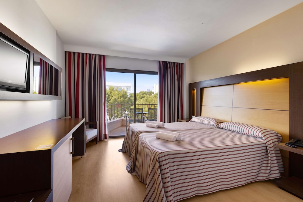 Standard Double Room Single Use photo 2