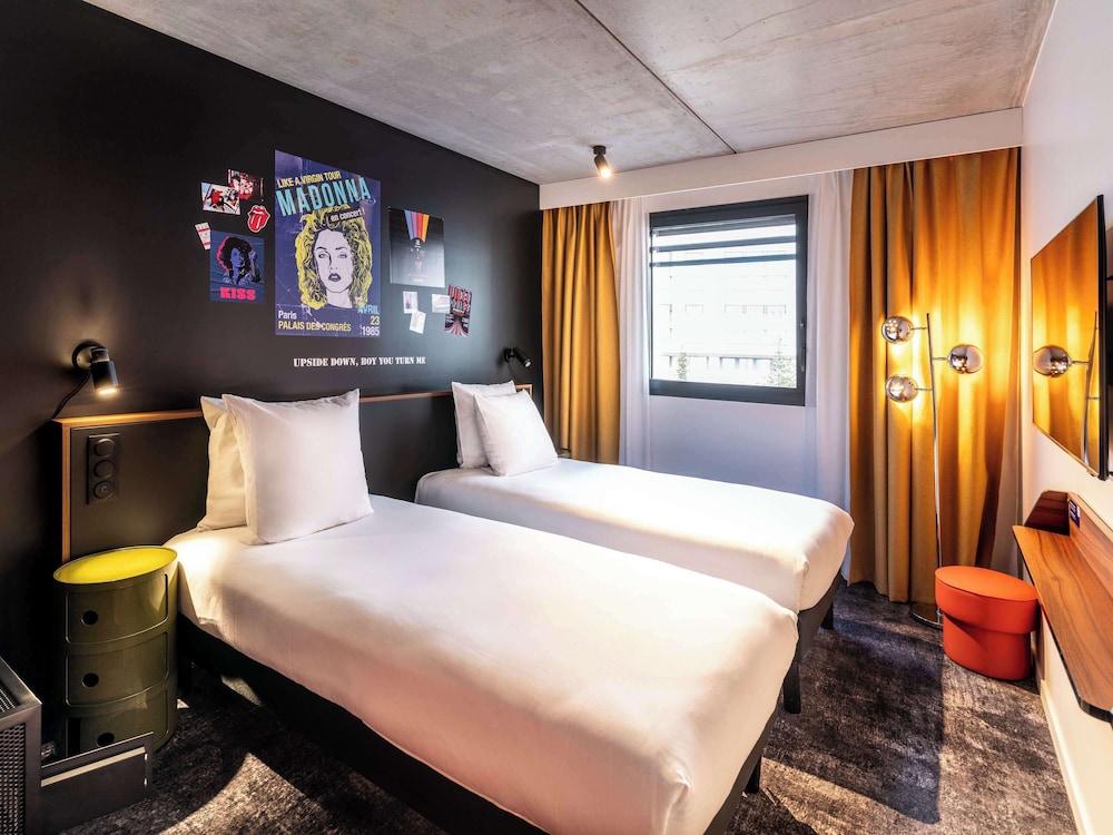 Standard Room, 2 Twin Beds - Photo 7