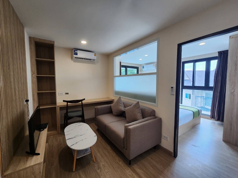 Deluxe Suite - Photo 3