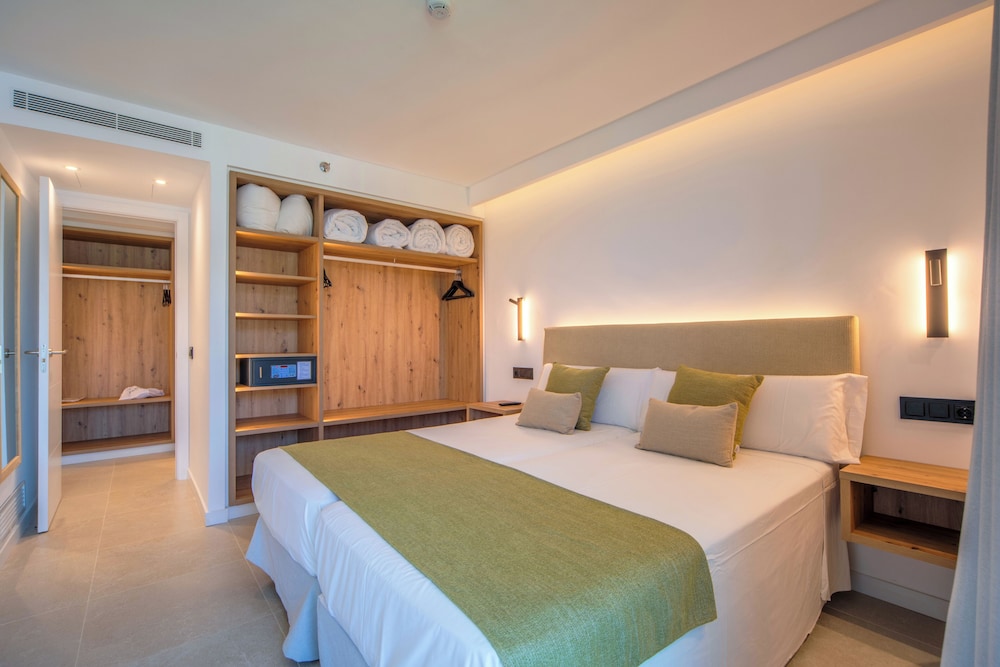 Apartment, Balcony, Sea View (2 Adults + 1 Child) - Photo 1