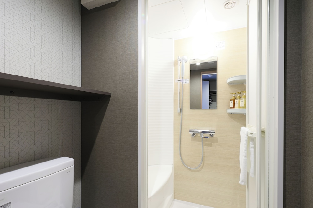Basic Double Room, Non Smoking - Photo 8