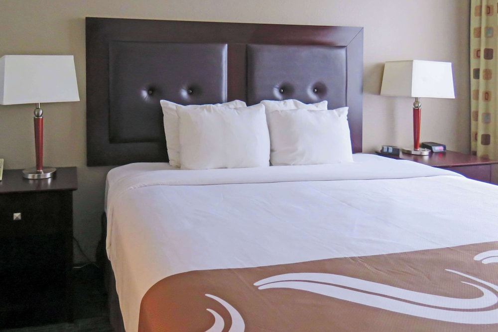 Suite, 1 King Bed with Sofa bed, Accessible, Non Smoking - Photo 1