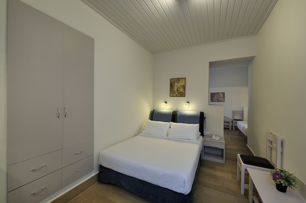 Economy Triple Room, Patio, Ground Floor