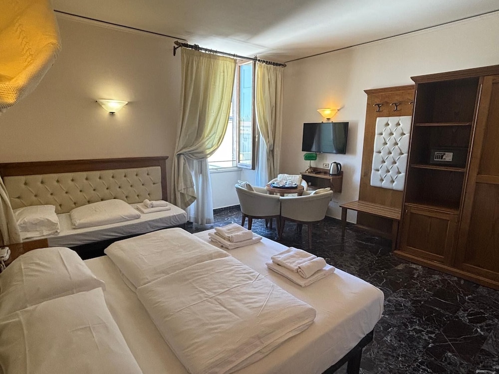 Superior Triple Room, City View