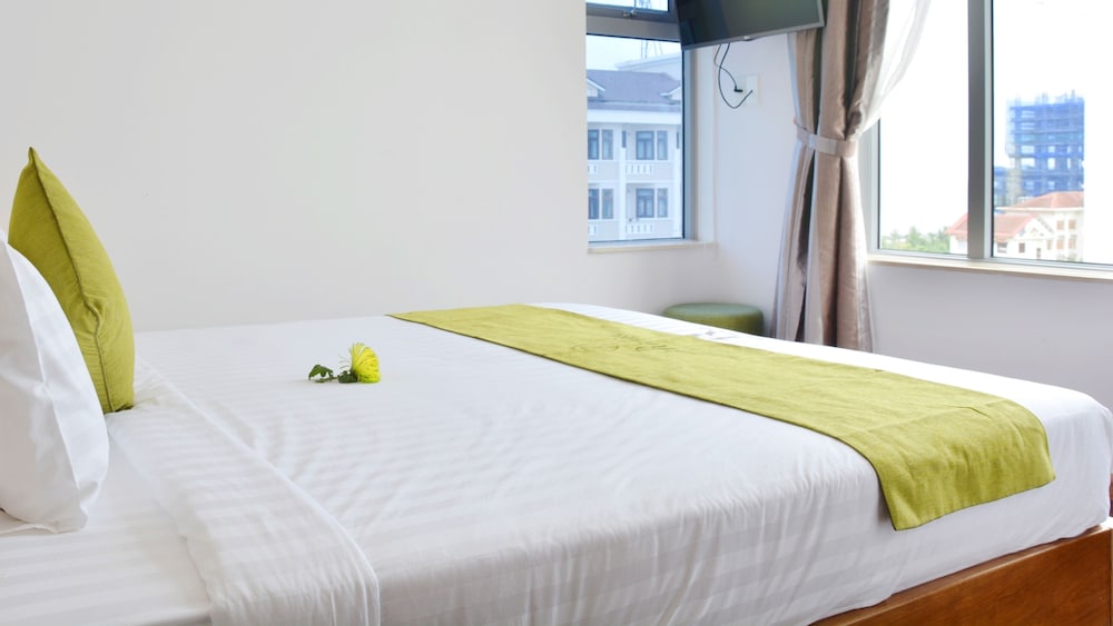 Deluxe Double or Twin Room, City View - Photo 8