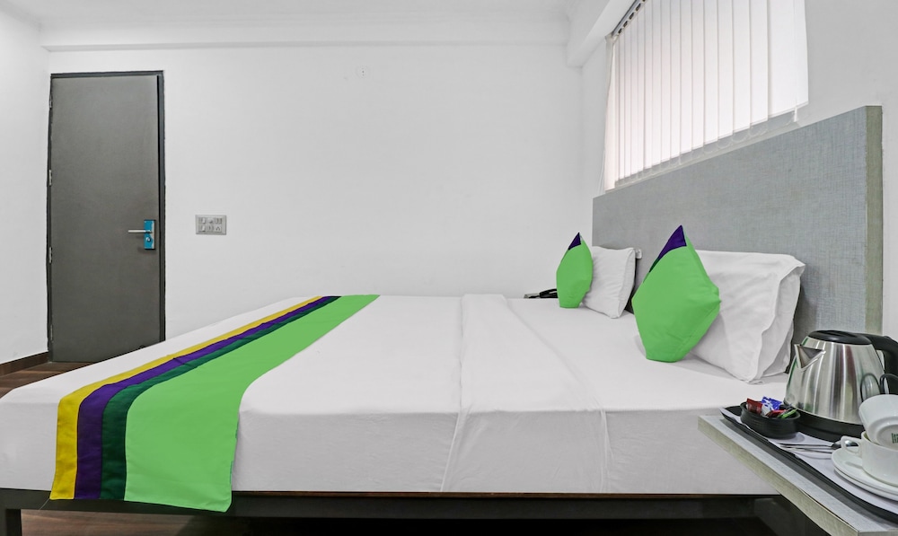 Deluxe Room - Photo 7