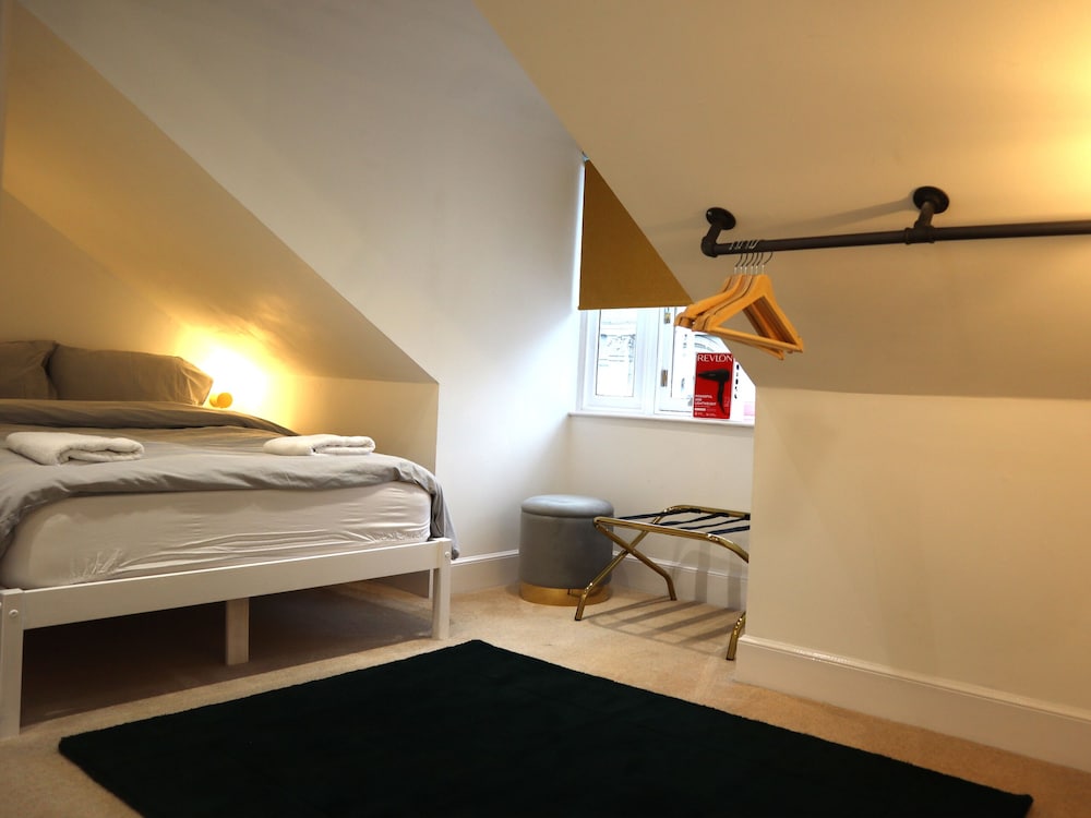 Suite, Private Bathroom (Top Floor Classic) photo 2