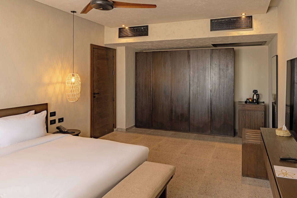 Suite Family Side Sea View photo 2