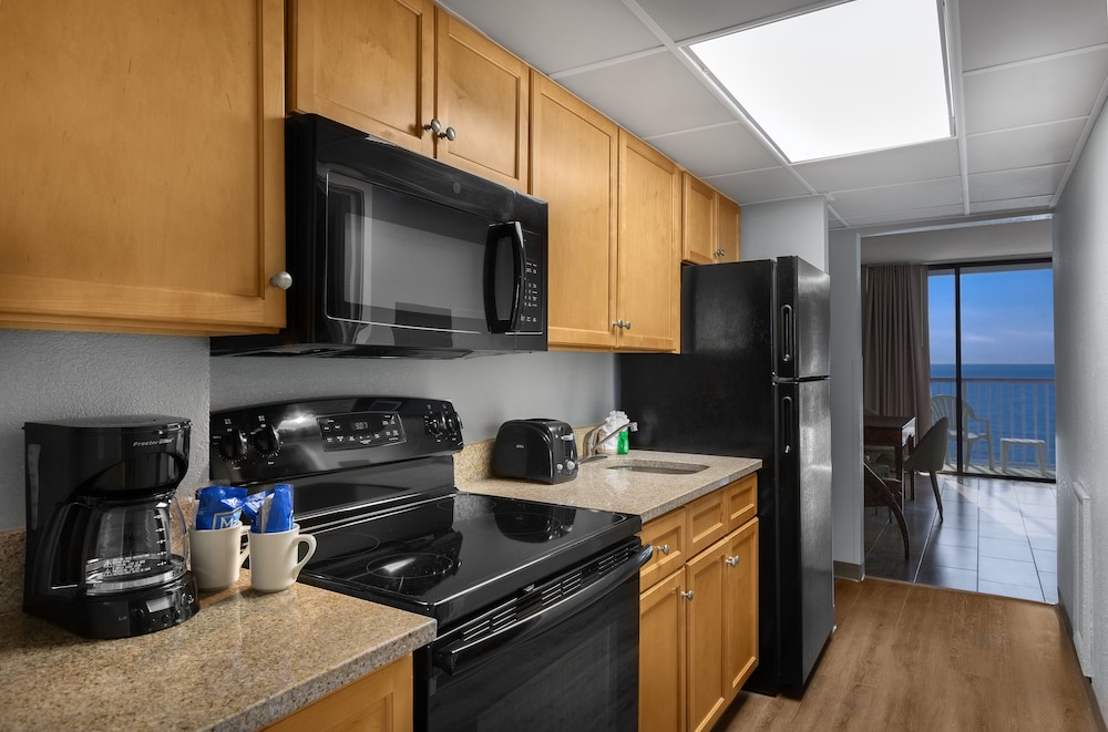 Suite, Jetted Tub, Oceanfront - Photo 3