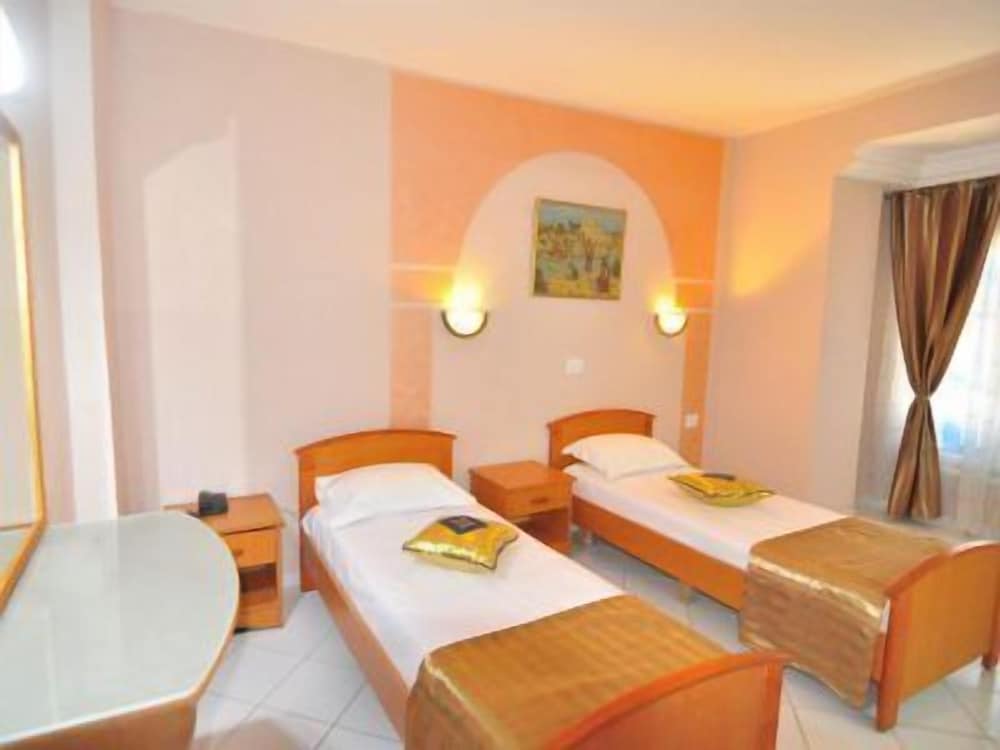 Quadruple Room photo 3