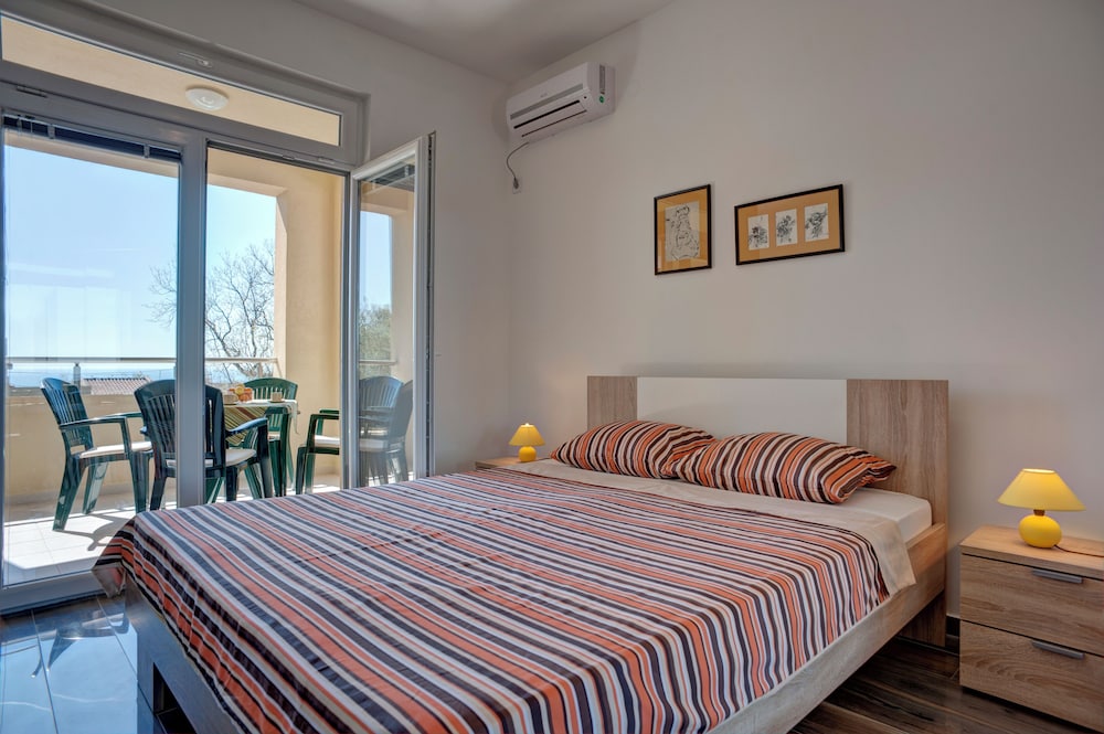 Apartment, 1 Bedroom, Balcony, Partial Sea View photo 1