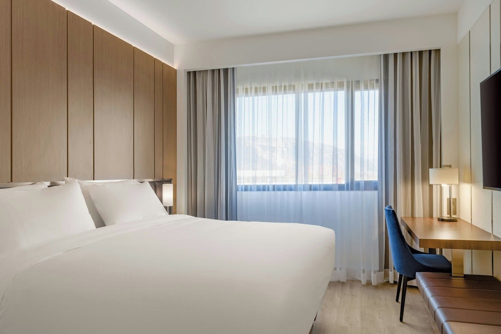 Room, 2 Twin Beds, City View - Photo 4