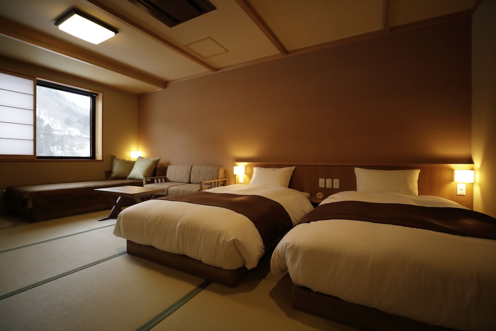 Twin Room, Non Smoking photo 3