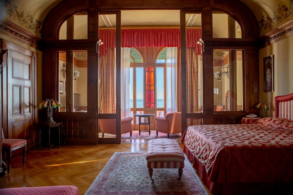 Heydweiller Suite (lake view) - Photo 1