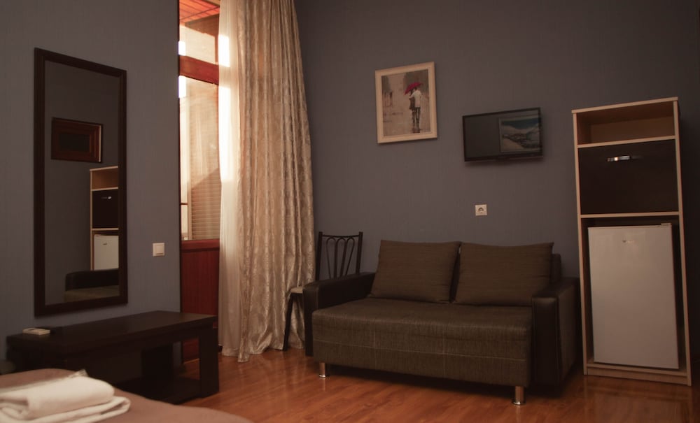Family Room, Balcony photo 2